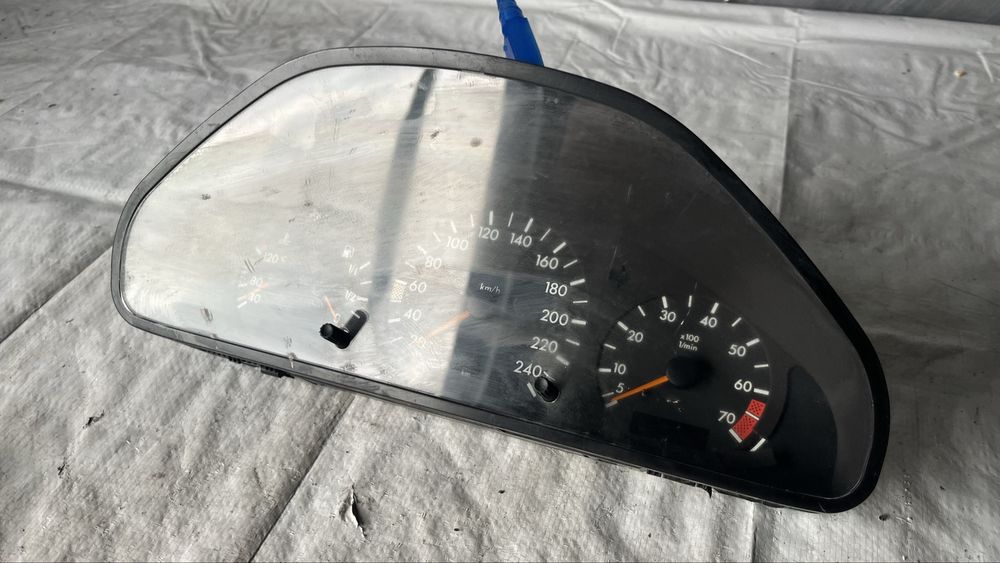 2 броя километраж Mercedes E W210 (1993-2000)