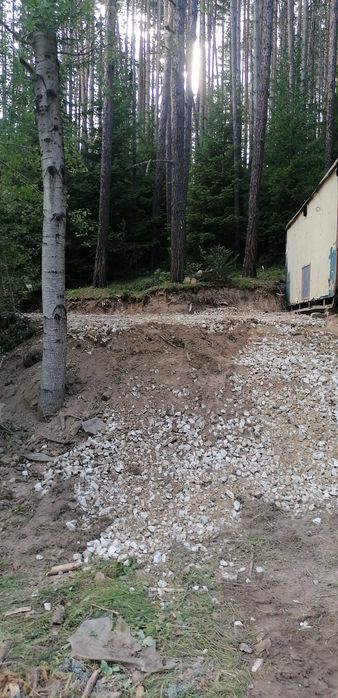 Услуги със багер 3т,самосвал и платформа!