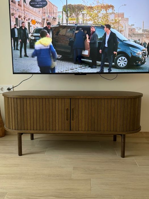 Тв шкаф от Юск само сглобен