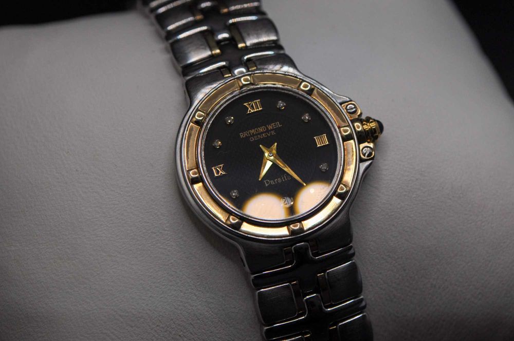 Швейцарски дамски часовник с диаманти, 18K - Raymond Weil Parsifal