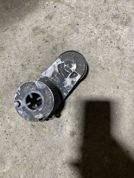 Продам запчасти Ауди 26-28