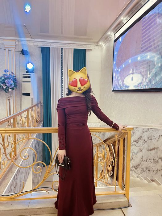 Бордовое вечернее платье