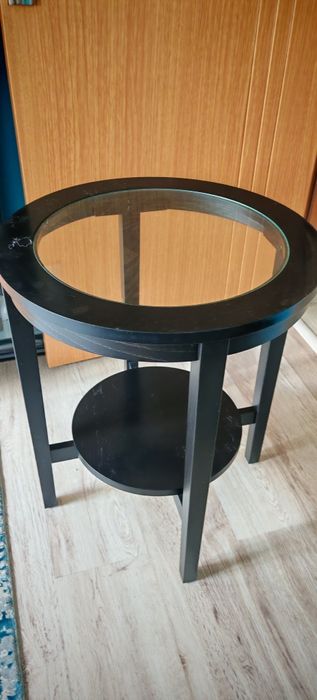 Masă rotundă neagră elegantă cu blat de sticlă