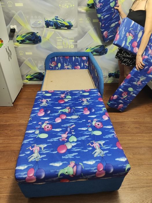 Продаётся тахта.