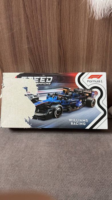 Лего болид Ф1 целый