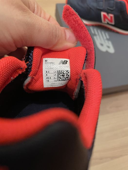 Продам детские кроссовки