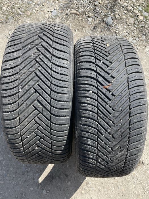 Vând 2 anvelope 225/50/17     M/S