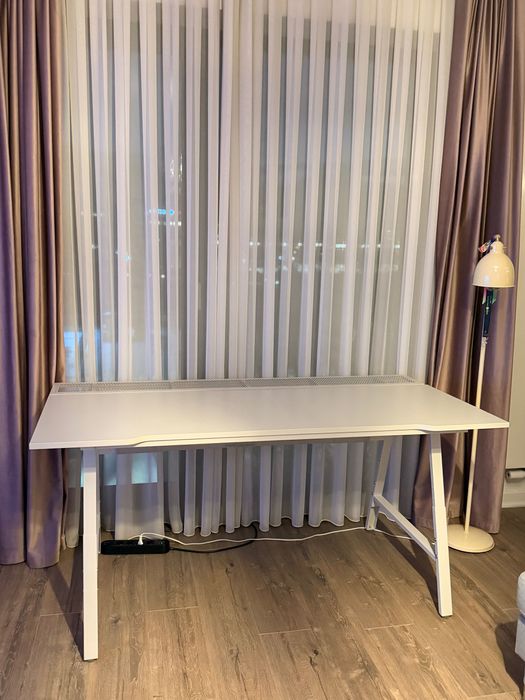 Birou de gaming Ikea
