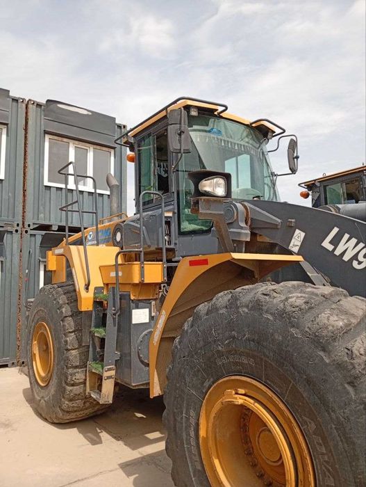 Фронтальный погрузчик XCMG LW900KN