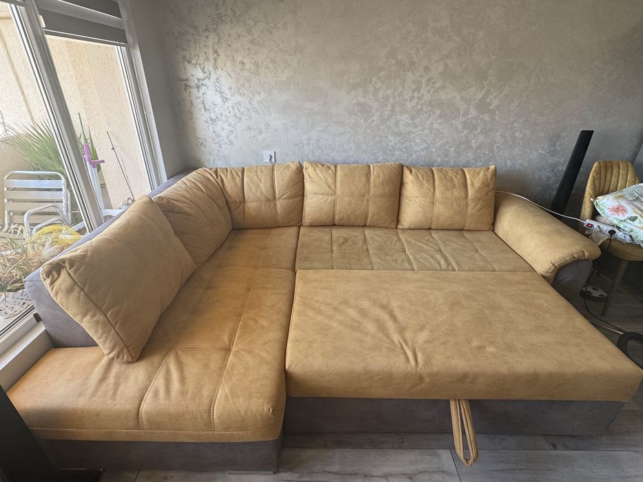 Комплект за всекидневна диван маса и 4 стола