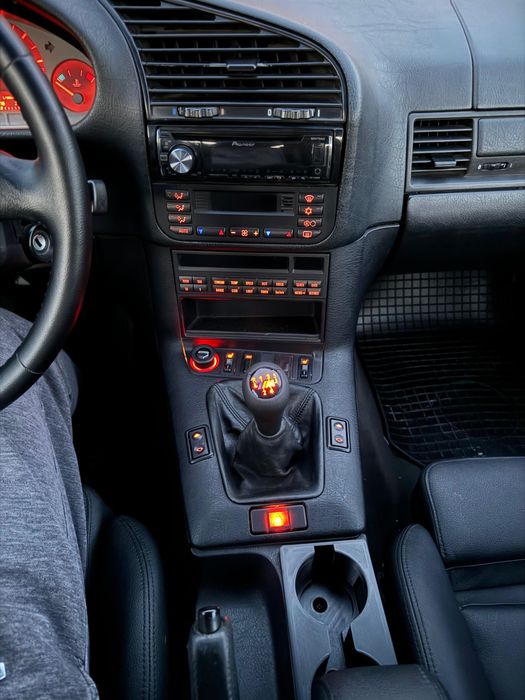 Продам подстаканник на BMW e36