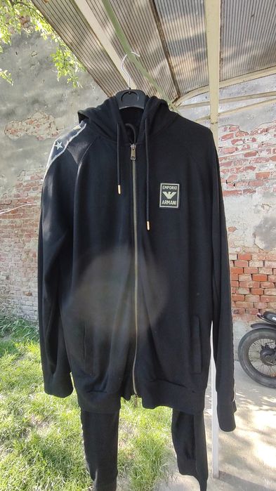 trening Armani mărime L