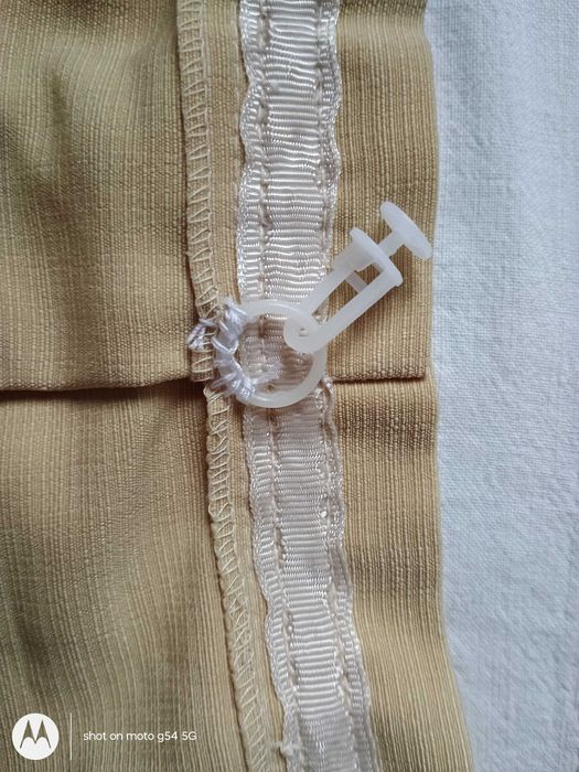 Два броя атрактивни ушити плътни пердета, с кукички, Ш 220/В 225 см