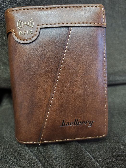 Мъжки кожен портфейл