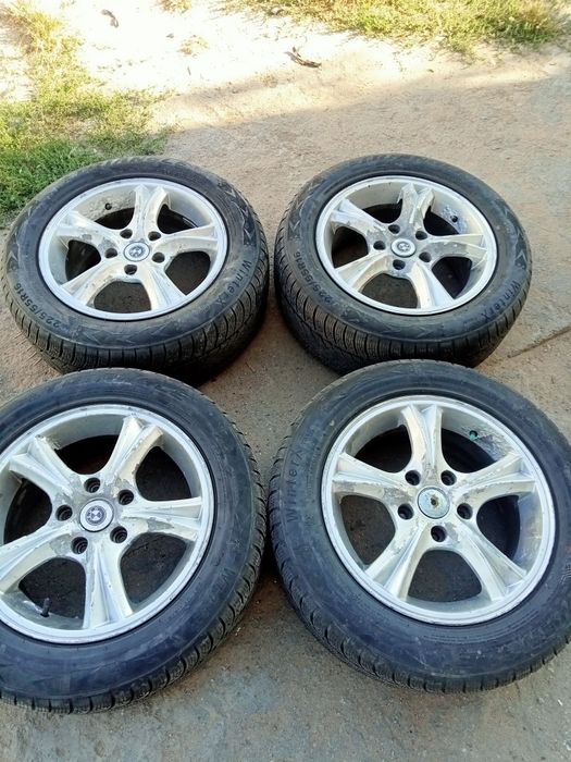 Продаётся Шины с дисками 225/55/р16 зимние