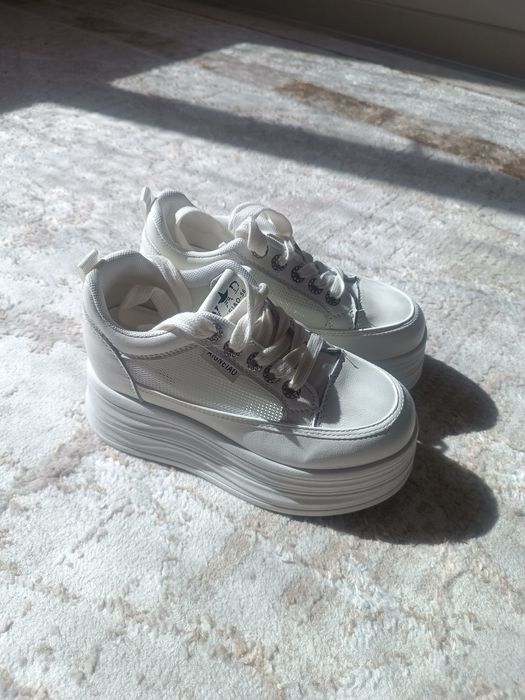 Кросы новые 34 размер