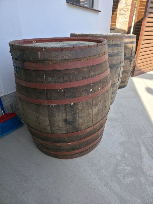 Butoaie de lemn 250 litri