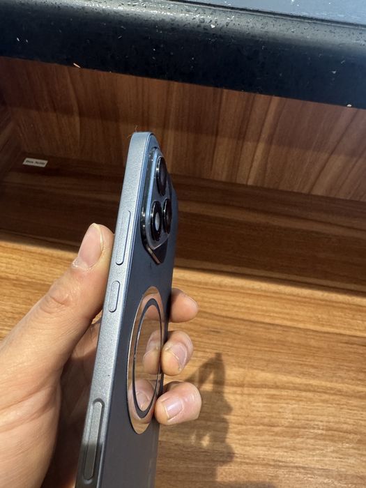 Honor 400 lite 8/256  srochno sotiladi