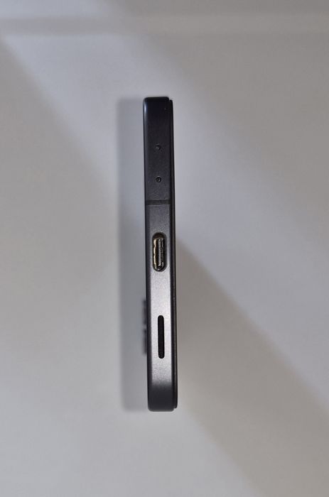 Samsung Z Flip7 256GB Jetblack | 650€ | 2.5 г. гаранция | 20 калъфа