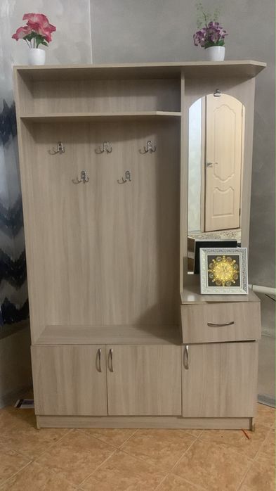 Шкаф продаем доя прихожки