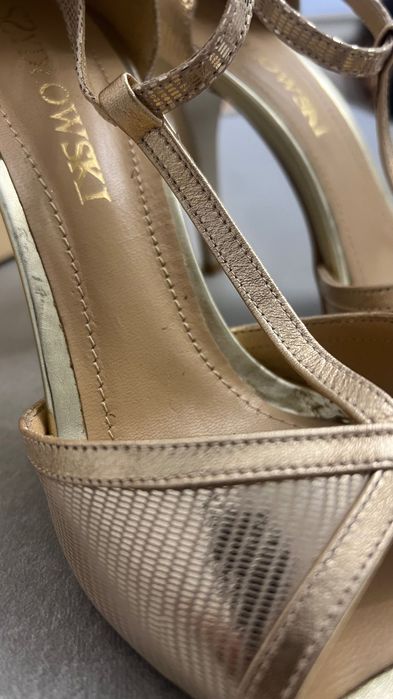 Продам босоножки