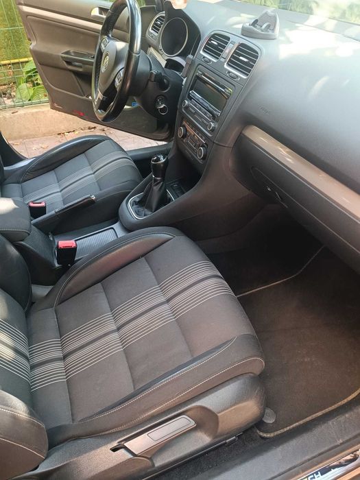 Vand  autoturism Wv Golf an fabric. 2013, diesel,1600 cmc, 77 kw, break, culoare maro metalizat, 178116 km in crestere.