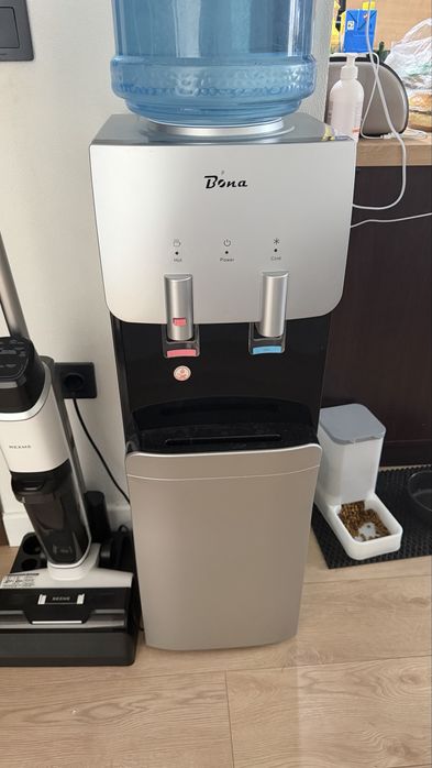 Кулер для воды вертикальный BONA