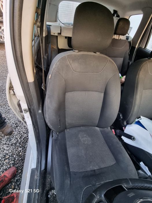 Interior complet Dacia Duster 2010 - 2013 SUV 4 Usi (1449) Garantie