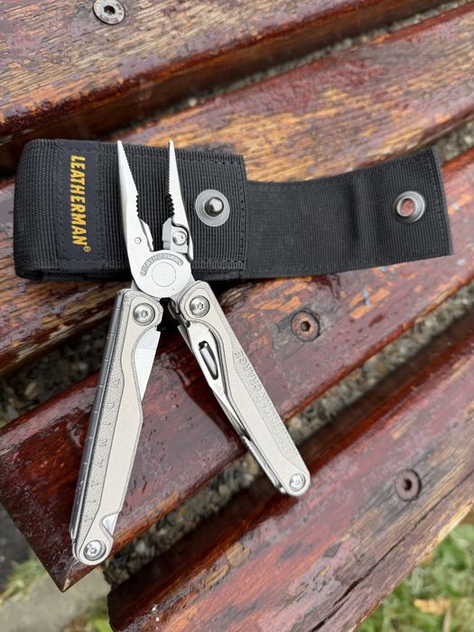 Multitool Leatherman CHARGE+ TTI cu 19 scule