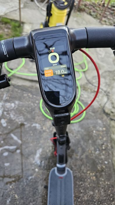 Ninebot f3 cu putini km