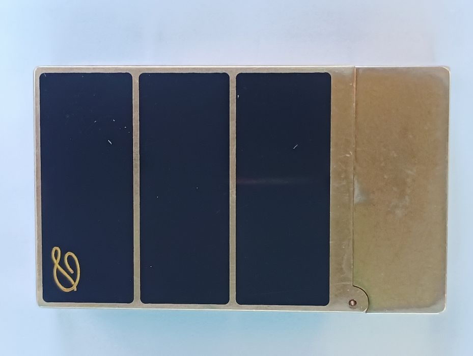 Запалка S. T. Dupont 4FK12J8, златно покритие, черен лак.