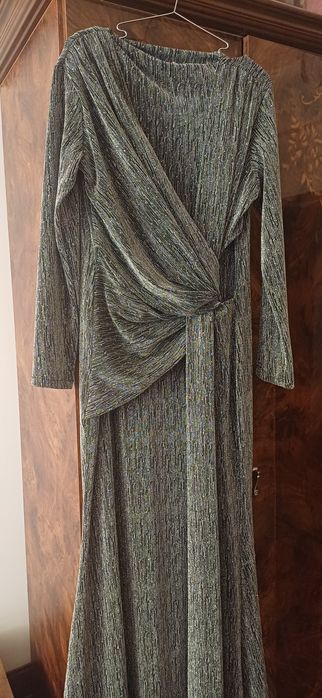 Vecherniy koylak sotiladi