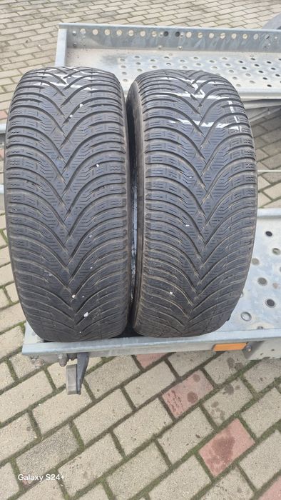 două cauciucuri; 205 55 16 de iarnă,m +s