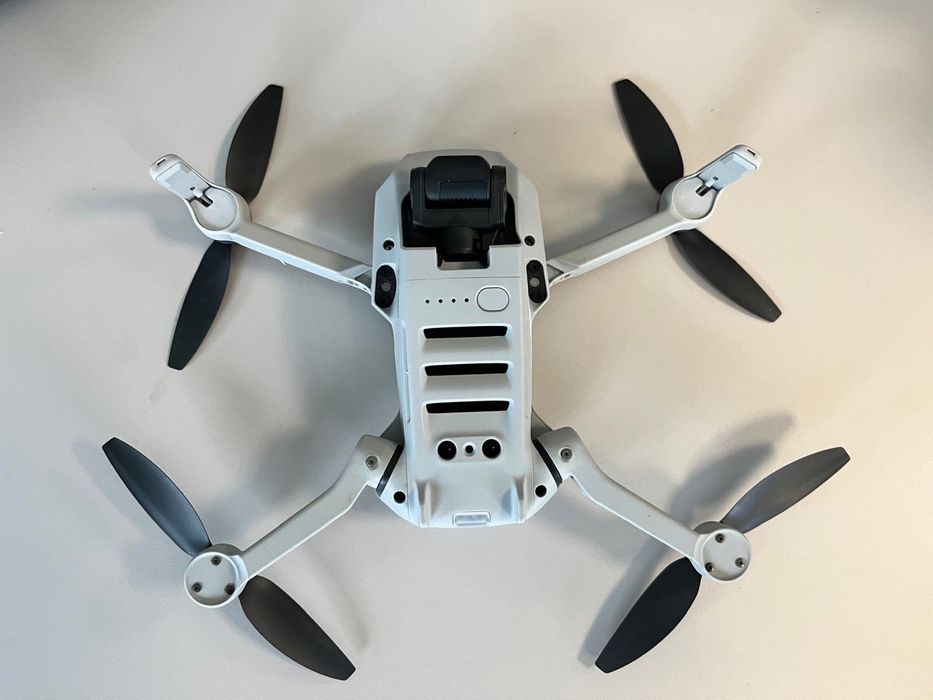 Dronă DJI Mavic Mini Fly More Combo