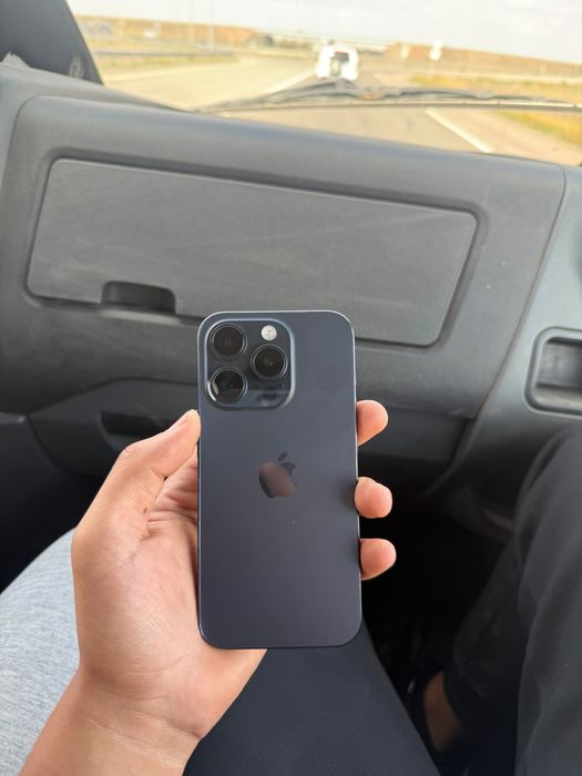 Продам Iphone 15 pro