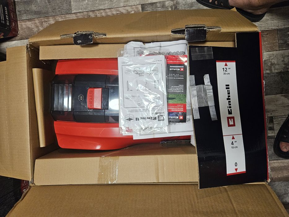 Robot de tuns gazon Einhell FREELEXO 550 Kit – complet, ca nou
