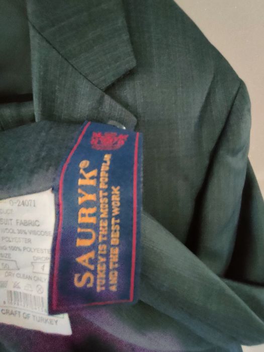 Продам мужской костюм