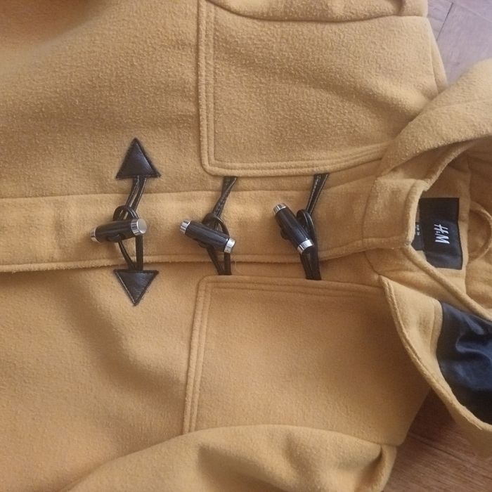 Жълто палто на Н&М