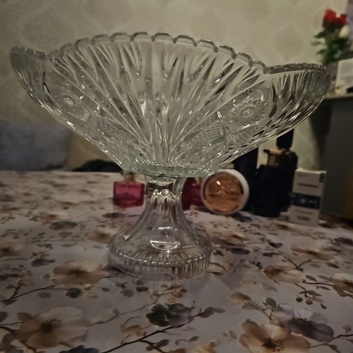 Idishlar to'plami sotiladi