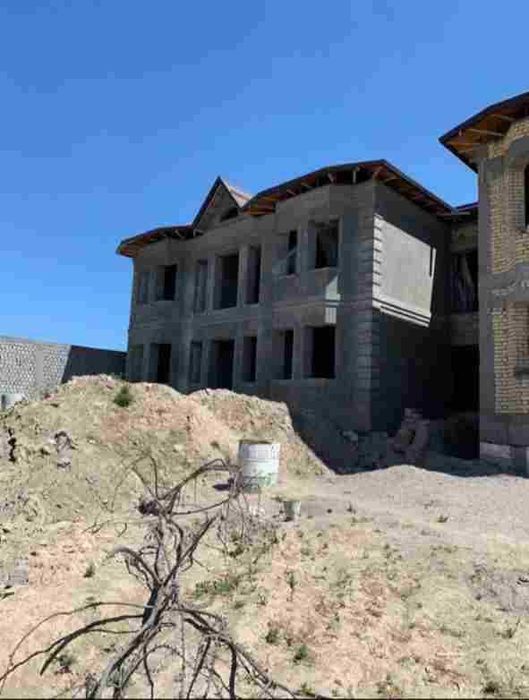 Ер нархида ховли сотилади.Ташми,Медгородок,Мароканд кафе оркасида