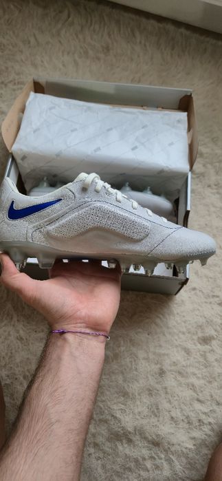 Ghete fotbal Nike Montebelluna  ediție limitată