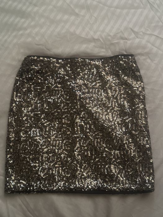 Къса пола с пайети