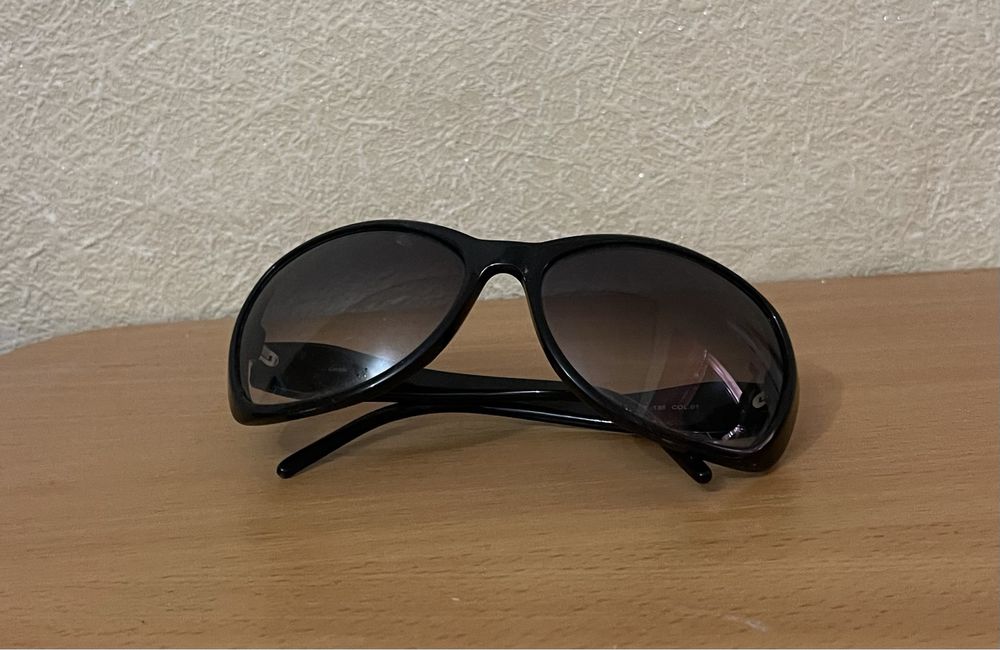 Очки солнцезащитные