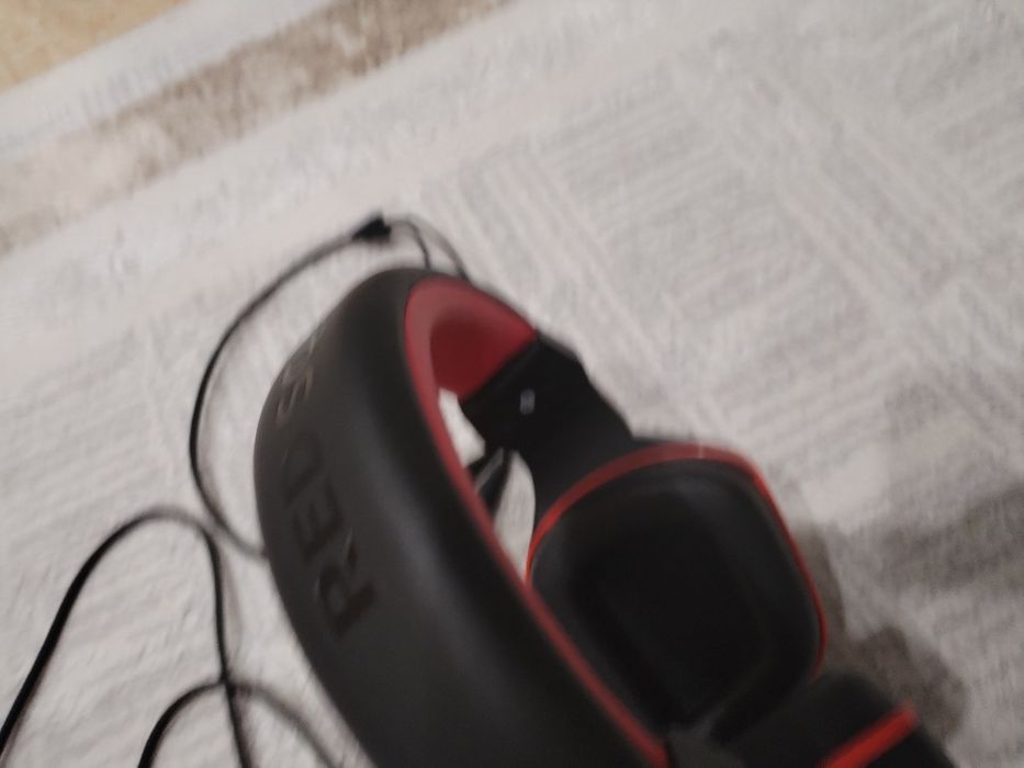 Наушники продам новая
