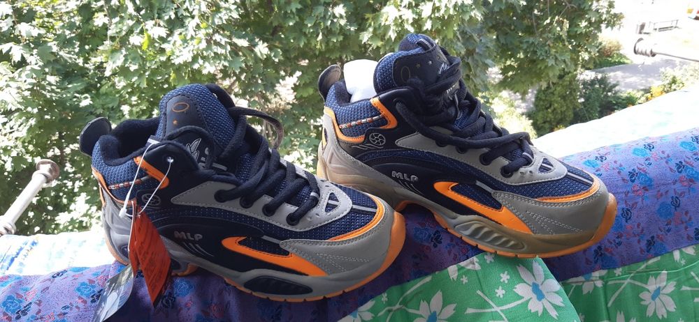 Кросовки  женские