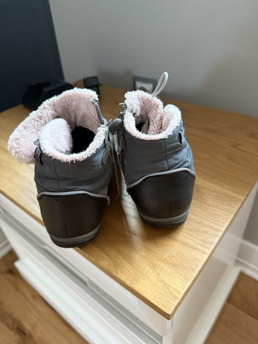 Обувки Camper.