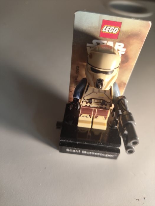 Продам лимитированную фигурку Lego