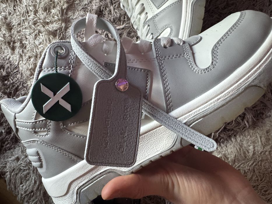 Off white gri noi