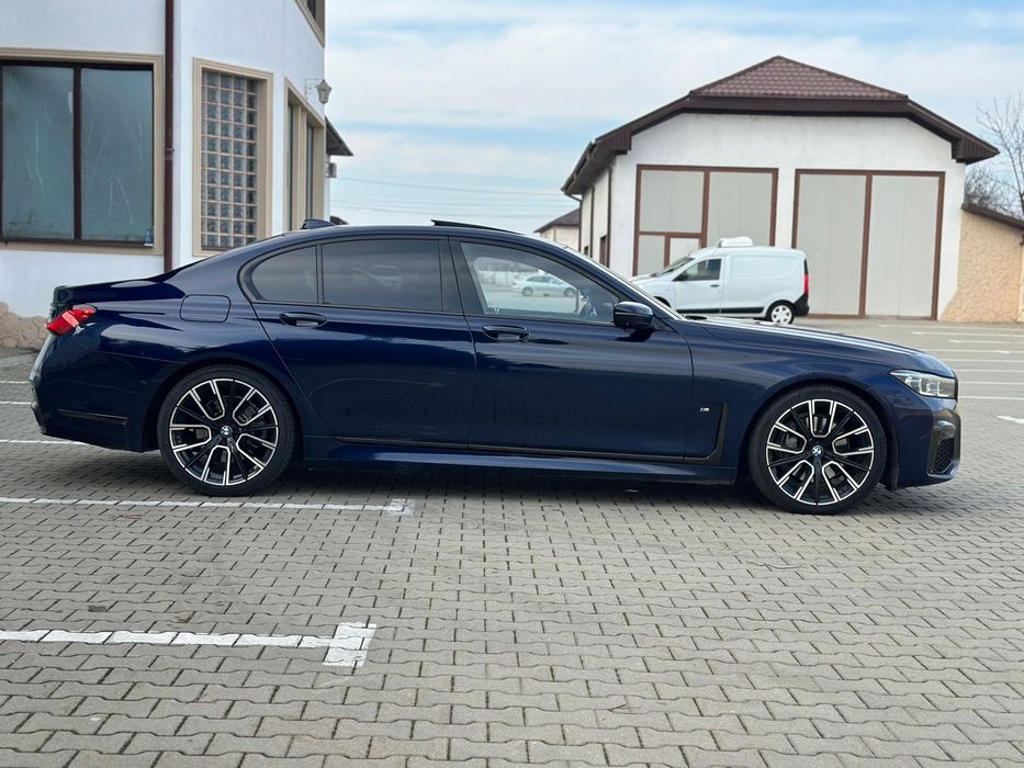 BMW 7 Series 0 — imagine 5
