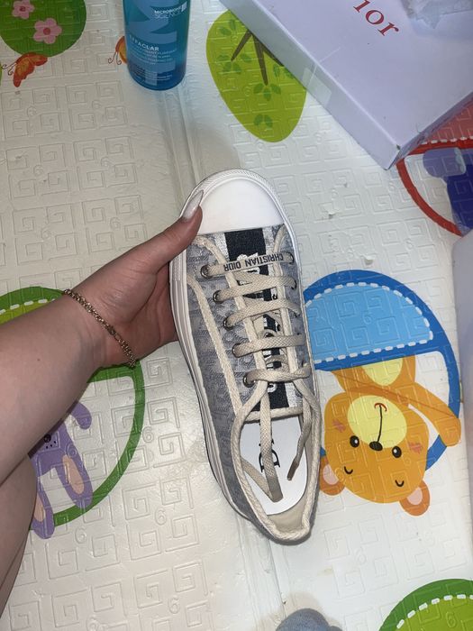 Продам женские новые кеды